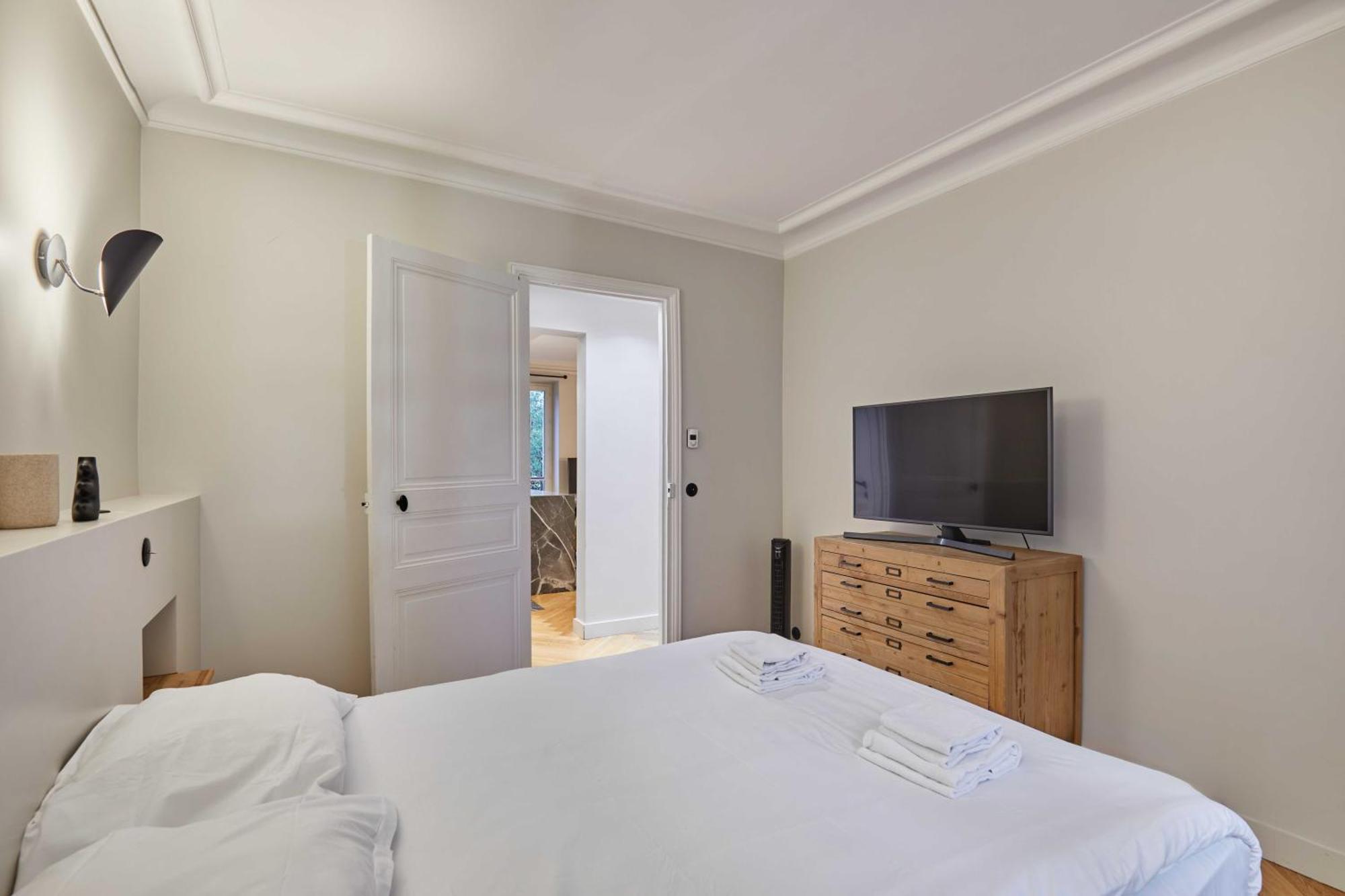 Magnificent Apartment - 3Br- 8P - Batignolles Paris Exteriör bild