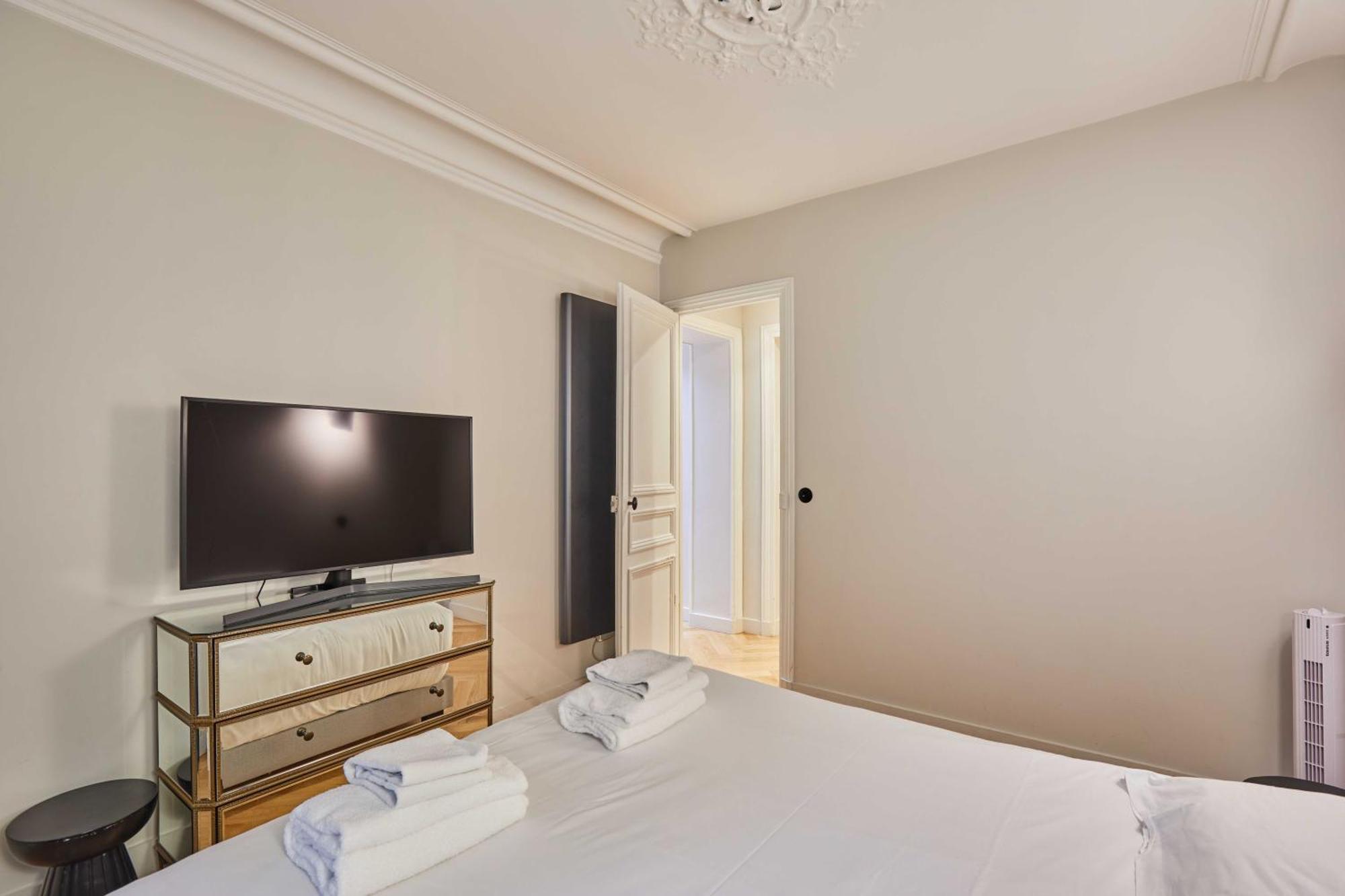 Magnificent Apartment - 3Br- 8P - Batignolles Paris Exteriör bild